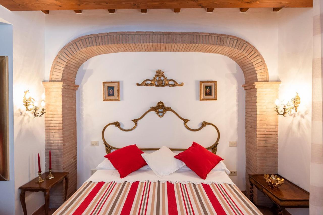 Agriturismo La Rombaia 카스틸리오네 델라 페스카이아 외부 사진