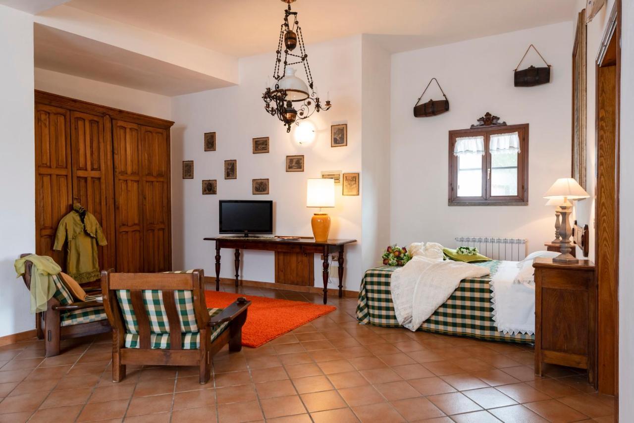 Agriturismo La Rombaia 카스틸리오네 델라 페스카이아 외부 사진