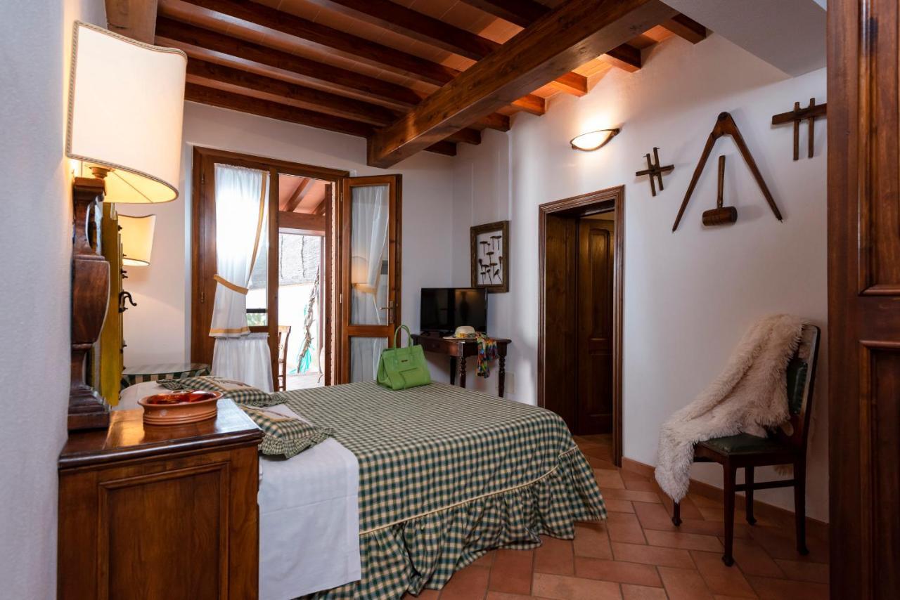 Agriturismo La Rombaia 카스틸리오네 델라 페스카이아 외부 사진